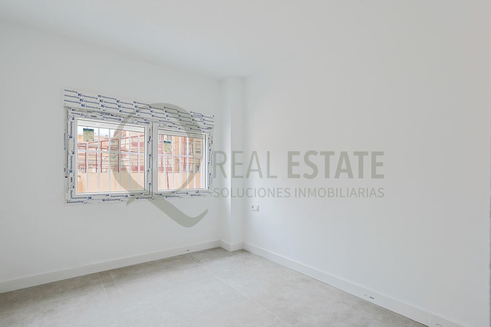 3 soveværelse Lejlighed til salg i Alicante by - € 320.000 (Ref: 9822954)