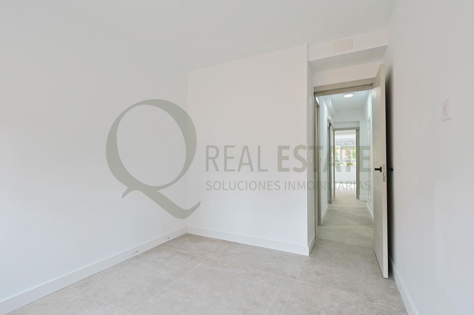 3 soveværelse Lejlighed til salg i Alicante by - € 320.000 (Ref: 9822954)