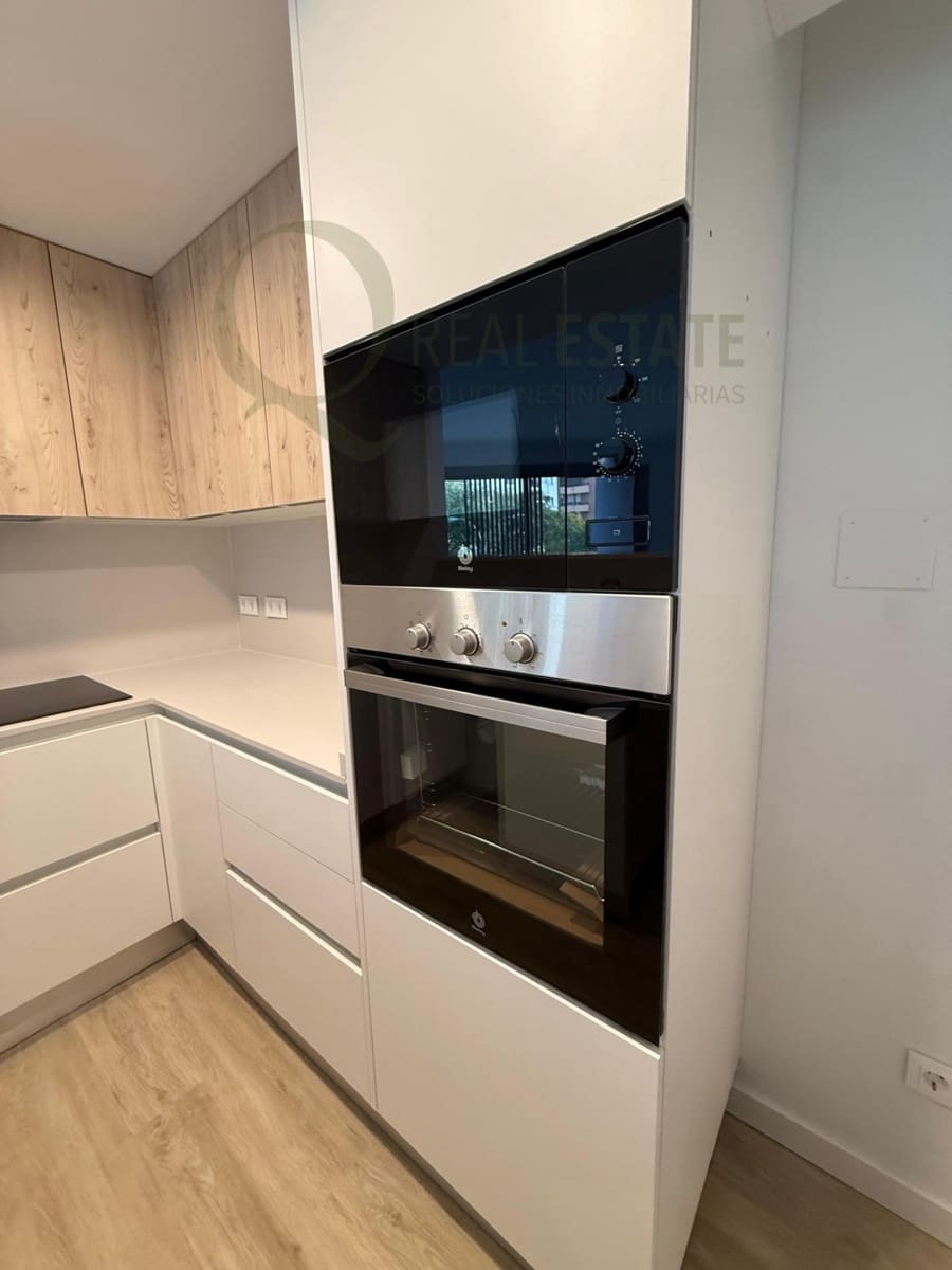 2 Zimmer Wohnung zu vermieten in Alicante / Alacant Stadt mit Pool Garage - 1.450 € (Ref: 9829190)
