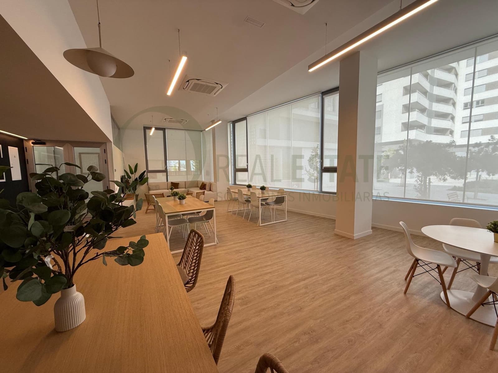 2 Zimmer Wohnung zu vermieten in Alicante / Alacant Stadt mit Pool Garage - 1.450 € (Ref: 9829190)