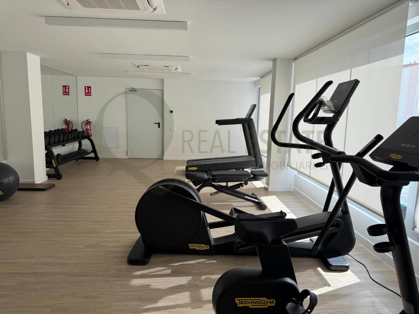 2 Zimmer Wohnung zu vermieten in Alicante / Alacant Stadt mit Pool Garage - 1.450 € (Ref: 9829190)