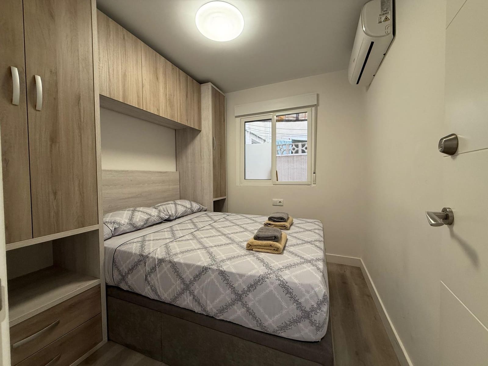 3 sypialnia Mieszkanie do wynajęcia w Miasto Alicante / Alacant - 1 300 € (Ref: 9833688)