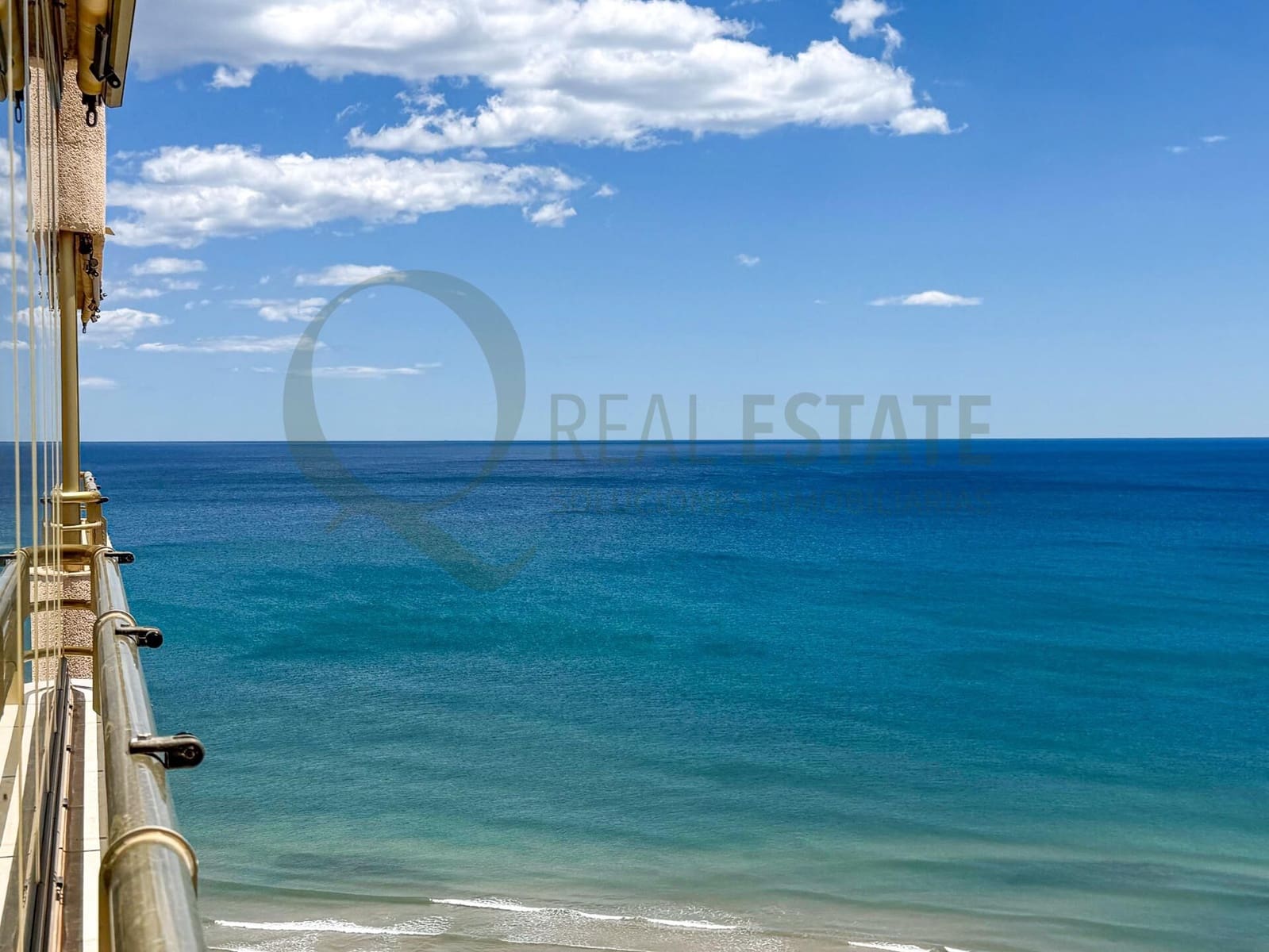 3 bedroom Flat for sale in Playa de Muchavista with pool - € 825,000 (Ref: 9836265)