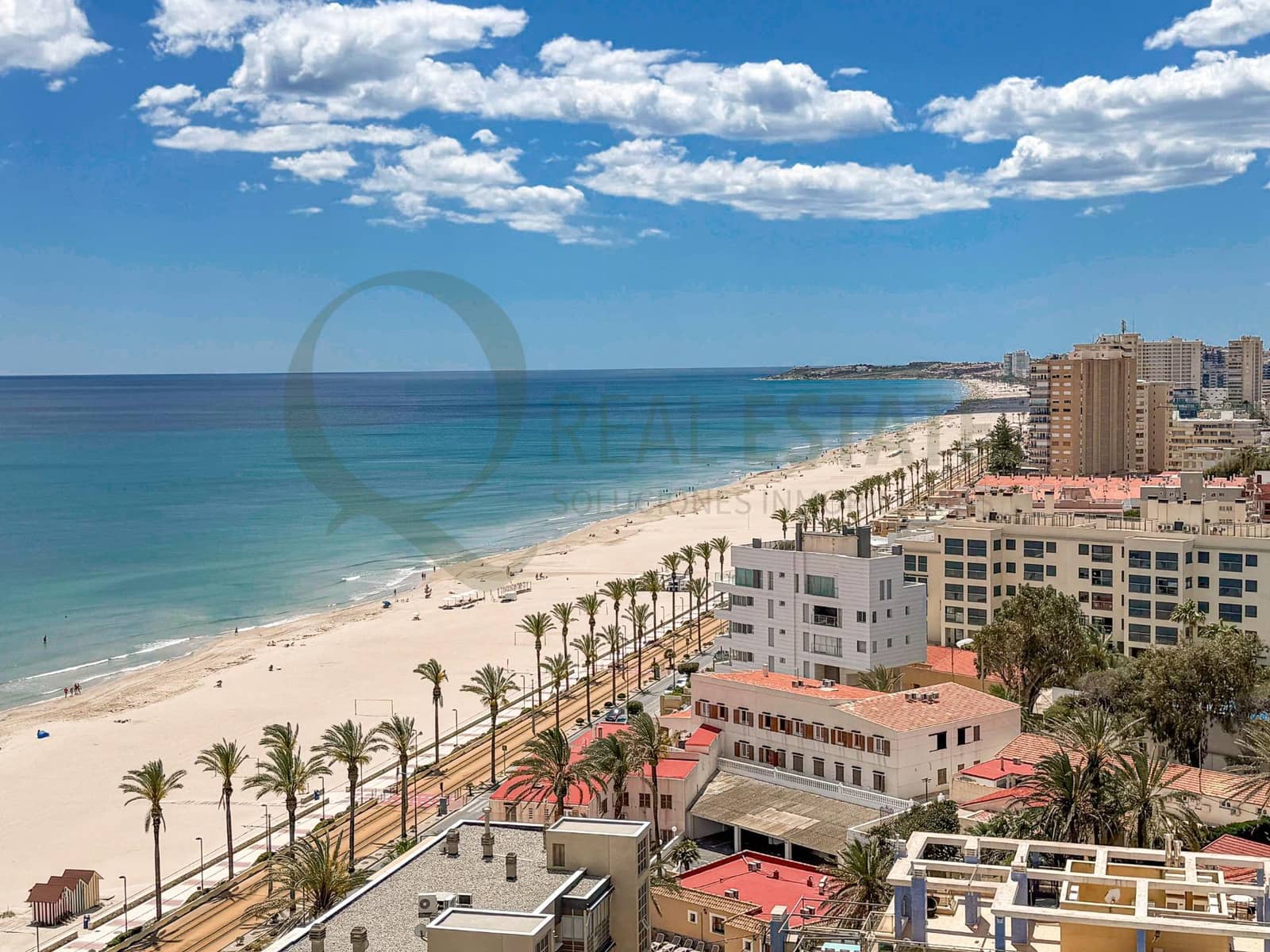 3 bedroom Flat for sale in Playa de Muchavista with pool - € 825,000 (Ref: 9836265)
