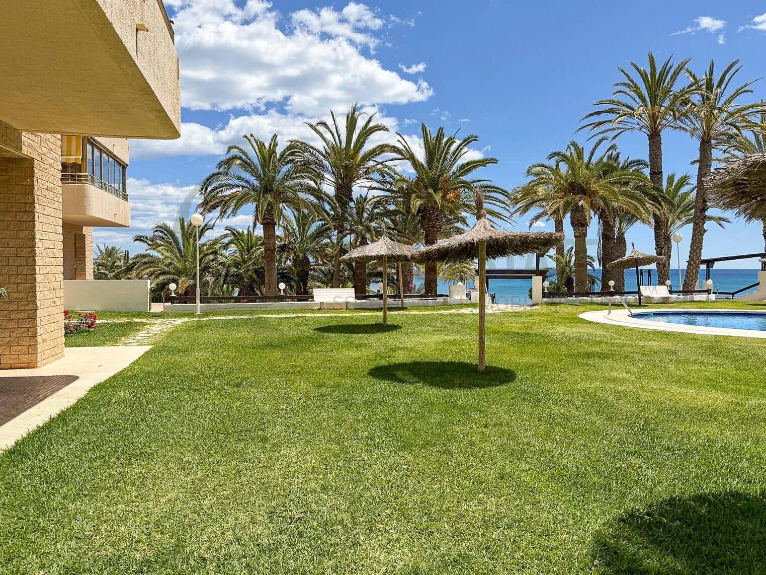 3 bedroom Flat for sale in Playa de Muchavista with pool - € 825,000 (Ref: 9836265)