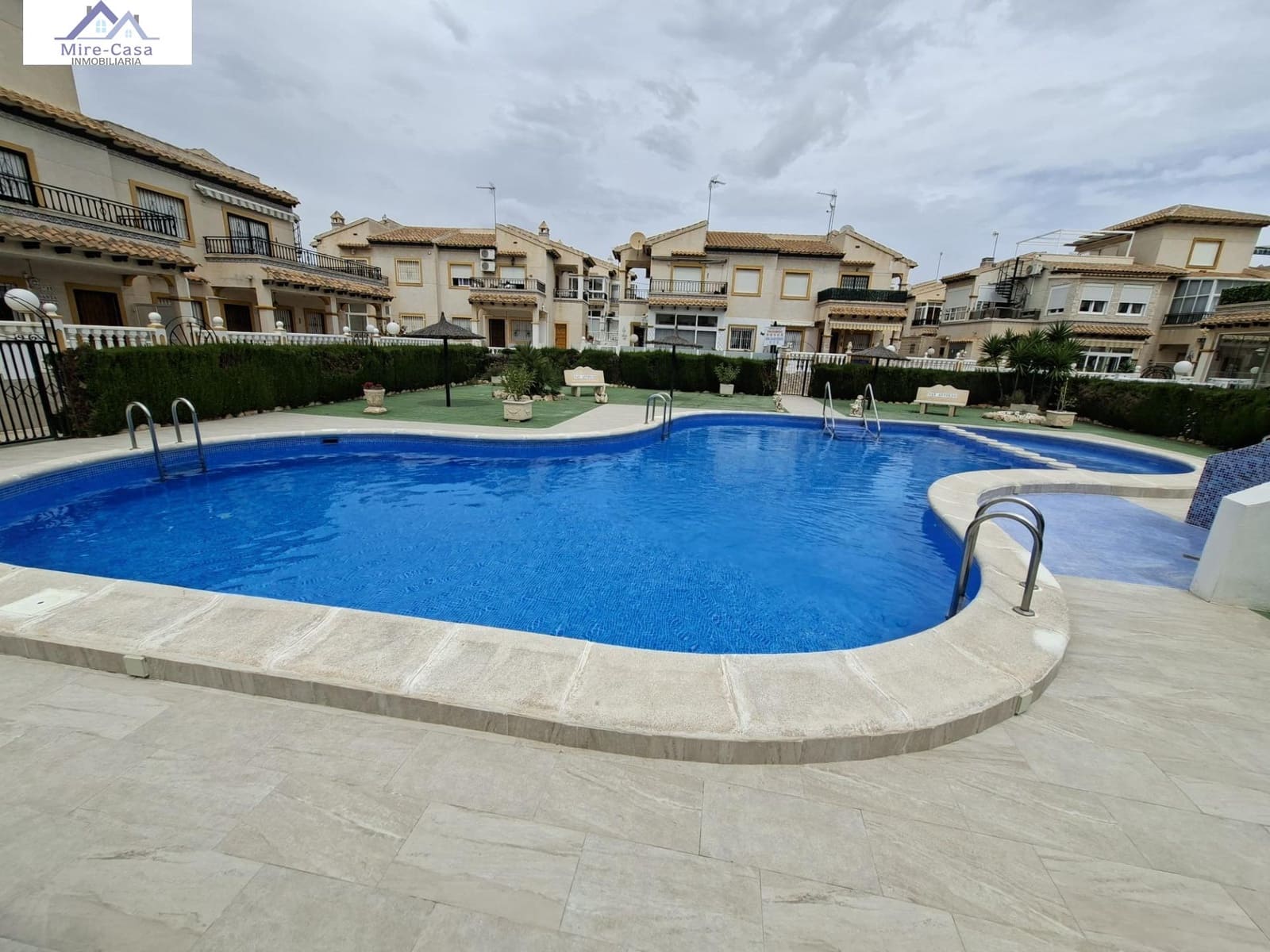 2 slaapkamer Bungalow te koop in Orihuela Costa met zwembad - € 179.000 (Ref: 10030952)
