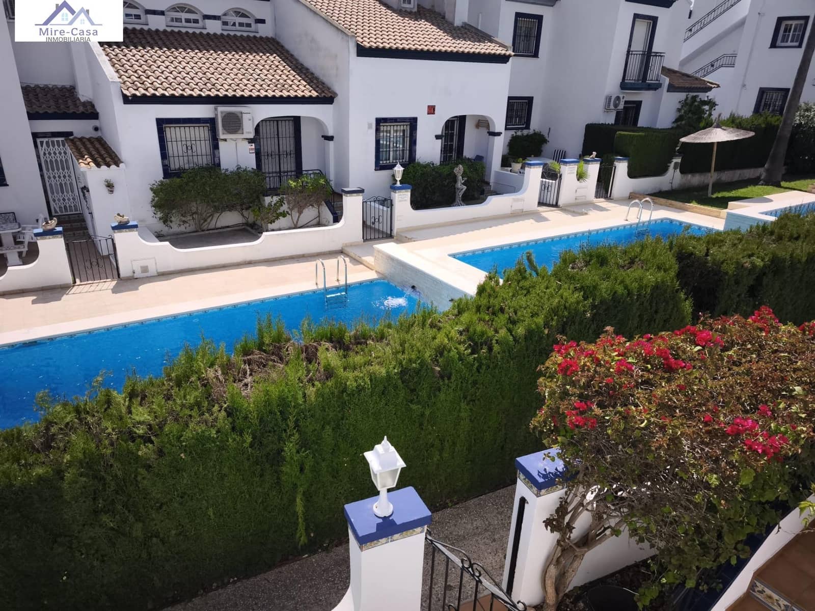 2 makuuhuone Bungalow myytävänä paikassa Orihuela Costa mukana uima-altaan - 229 000 € (Ref: 10032142)