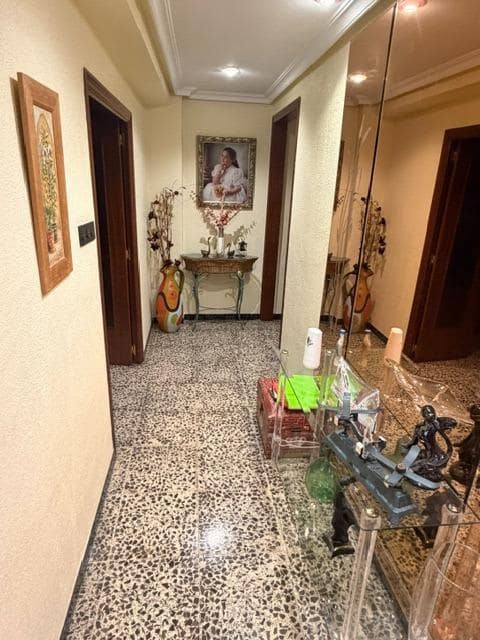 4 quarto Apartamento para arrendar em Elche / Elx - 850 € (Ref: 10059243)