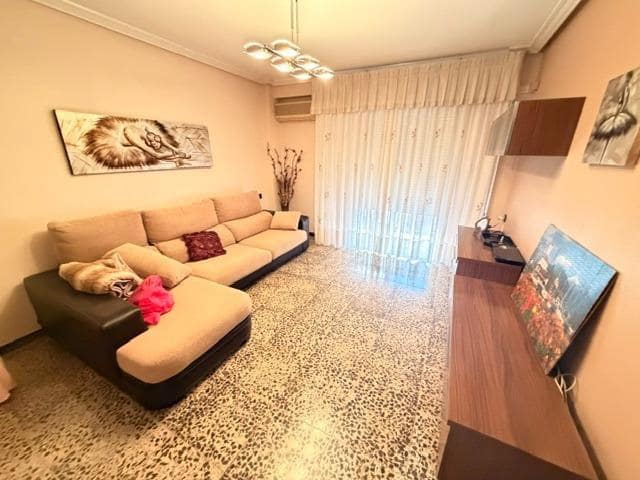 4 quarto Apartamento para arrendar em Elche / Elx - 850 € (Ref: 10059243)