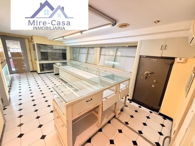 Kommersiell att hyra i Elche / Elx - 650 € (Ref: 10129658)