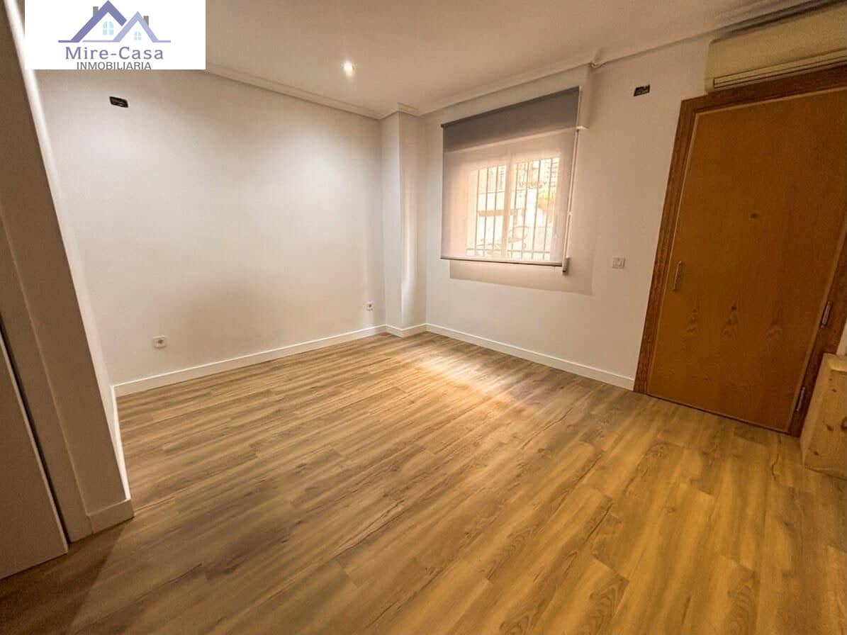Kontor att hyra i Elche / Elx - 325 € (Ref: 10136176)