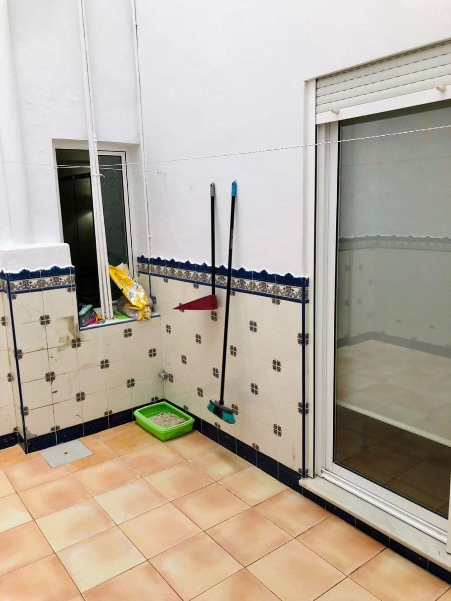 6 soverom Leilighet til salgs i Guardamar del Segura med garasje - € 349 900 (Ref: 10047439)