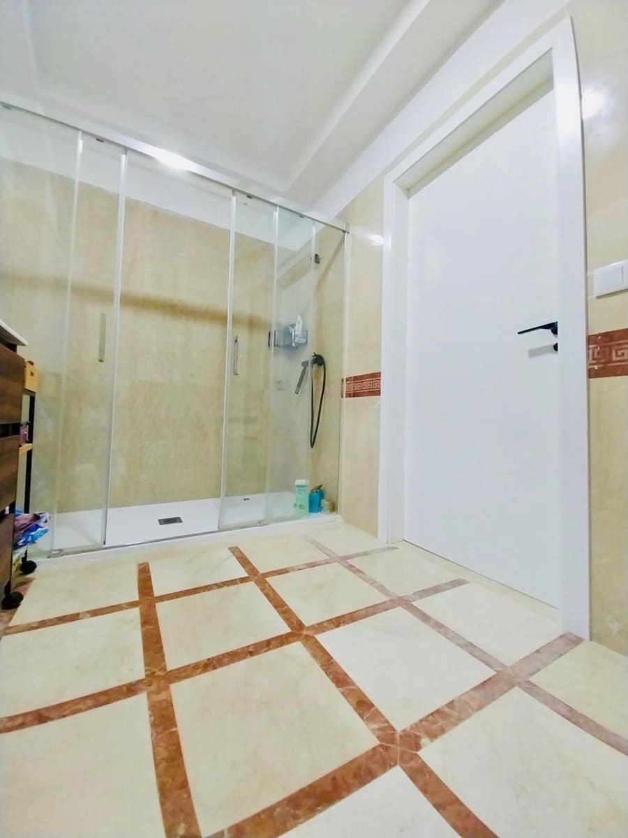 6 soverom Leilighet til salgs i Guardamar del Segura med garasje - € 349 900 (Ref: 10047439)
