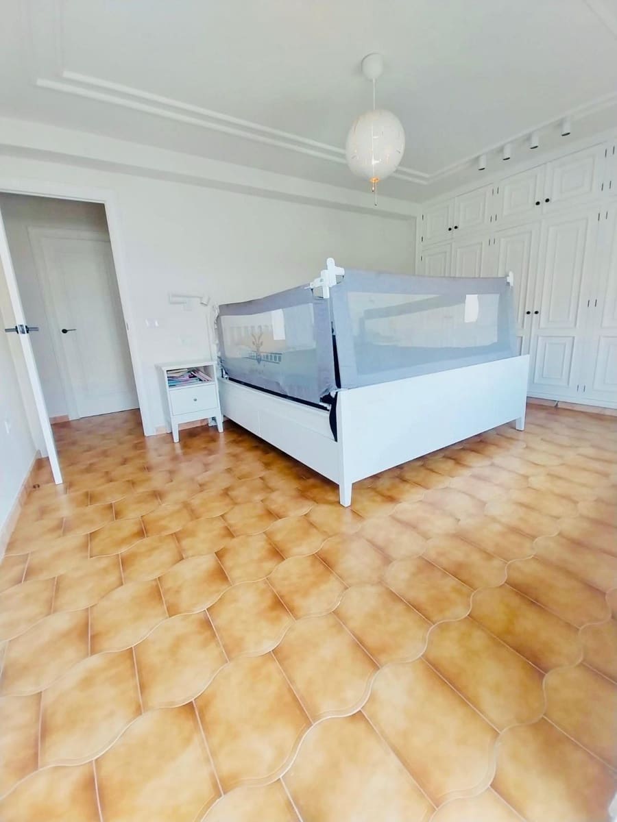 6 soverom Leilighet til salgs i Guardamar del Segura med garasje - € 349 900 (Ref: 10047439)