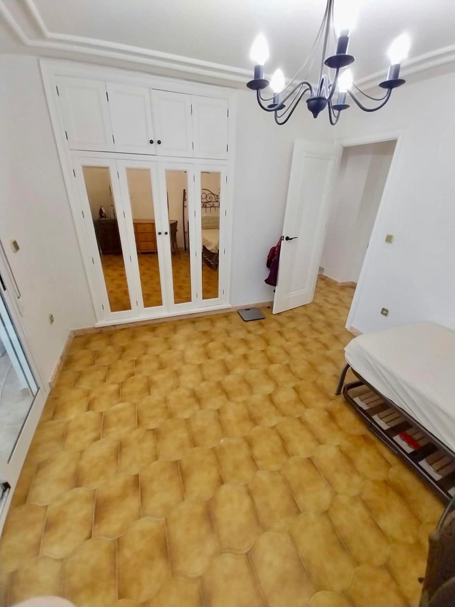 6 soverom Leilighet til salgs i Guardamar del Segura med garasje - € 349 900 (Ref: 10047439)