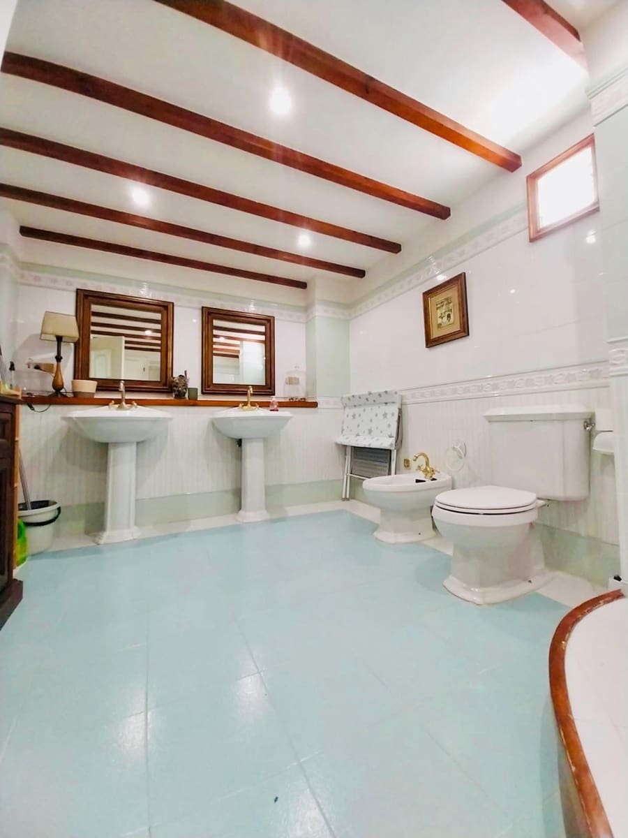 6 soverom Leilighet til salgs i Guardamar del Segura med garasje - € 349 900 (Ref: 10047439)