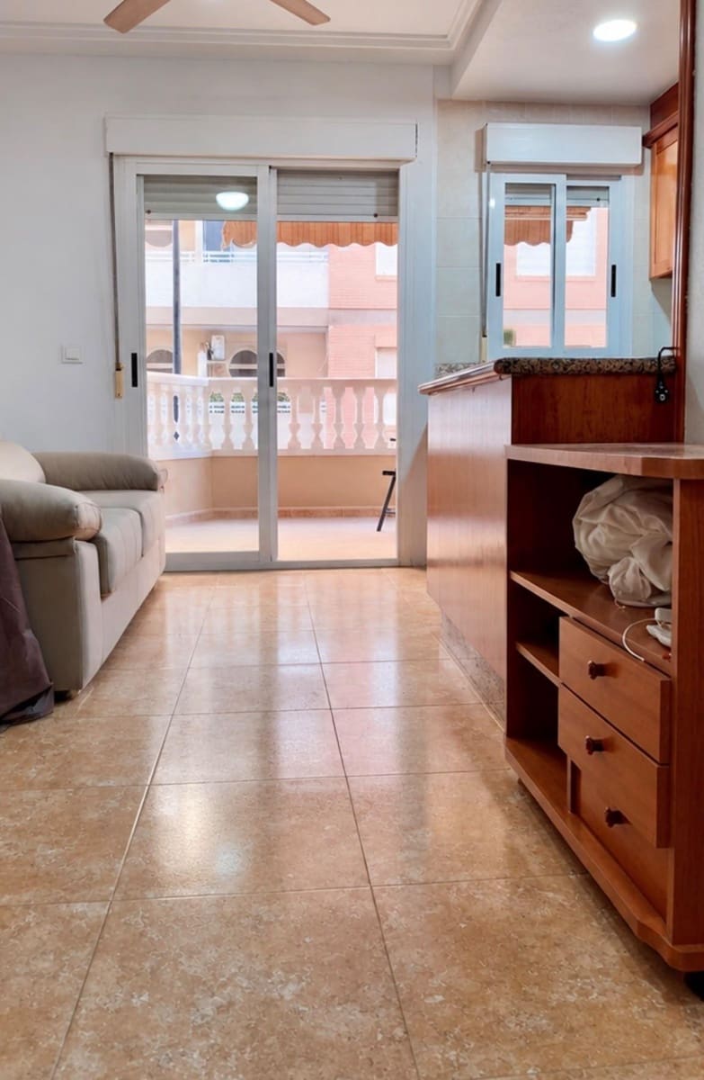 Appartement de 3 chambres à louer à Guardamar del Segura - 750 € (Ref: 10076526)