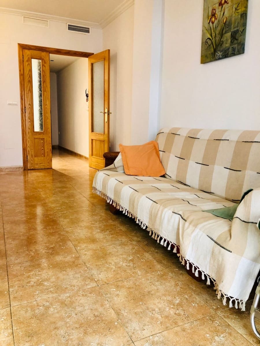 Appartement de 3 chambres à louer à Guardamar del Segura - 750 € (Ref: 10076526)