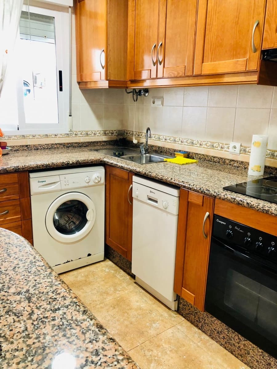 Appartement de 3 chambres à louer à Guardamar del Segura - 750 € (Ref: 10076526)