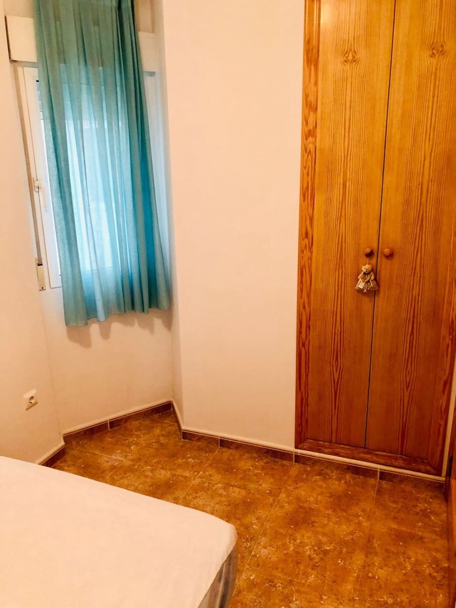 Appartement de 3 chambres à louer à Guardamar del Segura - 750 € (Ref: 10076526)