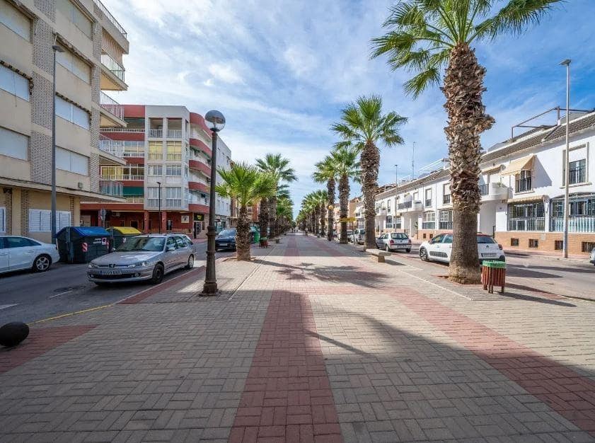 Appartement de 3 chambres à louer à Guardamar del Segura - 750 € (Ref: 10076526)