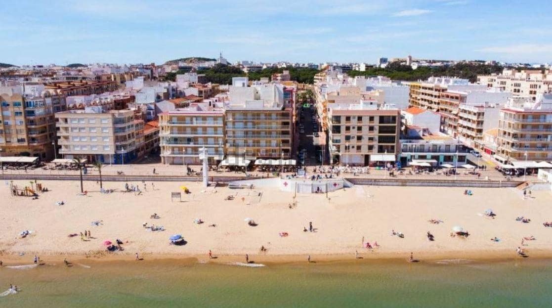 Appartement de 3 chambres à louer à Guardamar del Segura - 750 € (Ref: 10076526)