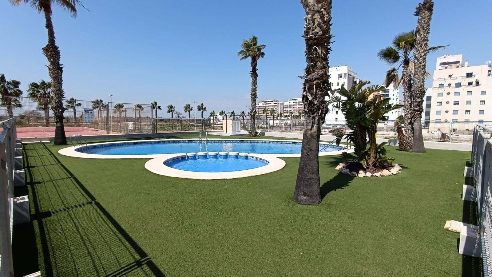 2 sovrum Lägenhet att hyra i Guardamar del Segura med pool garage - 750 € (Ref: 10076527)