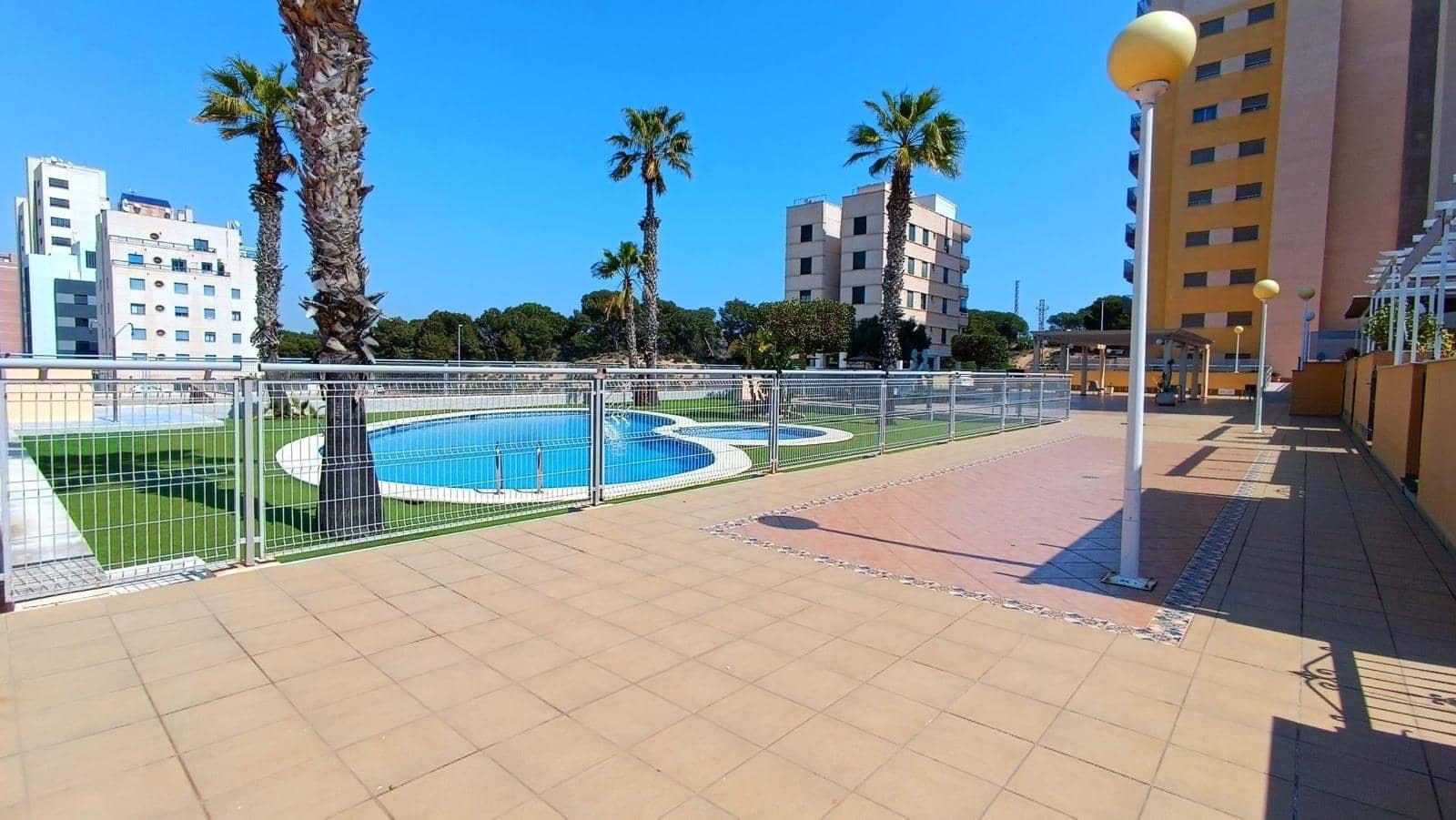 2 sovrum Lägenhet att hyra i Guardamar del Segura med pool garage - 750 € (Ref: 10076527)