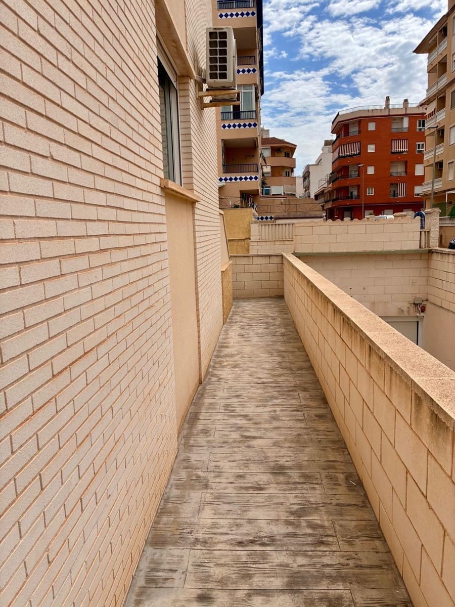 4 bedroom Bungalow for sale in Guardamar del Segura with pool garage - € 399,800 (Ref: 10129677)