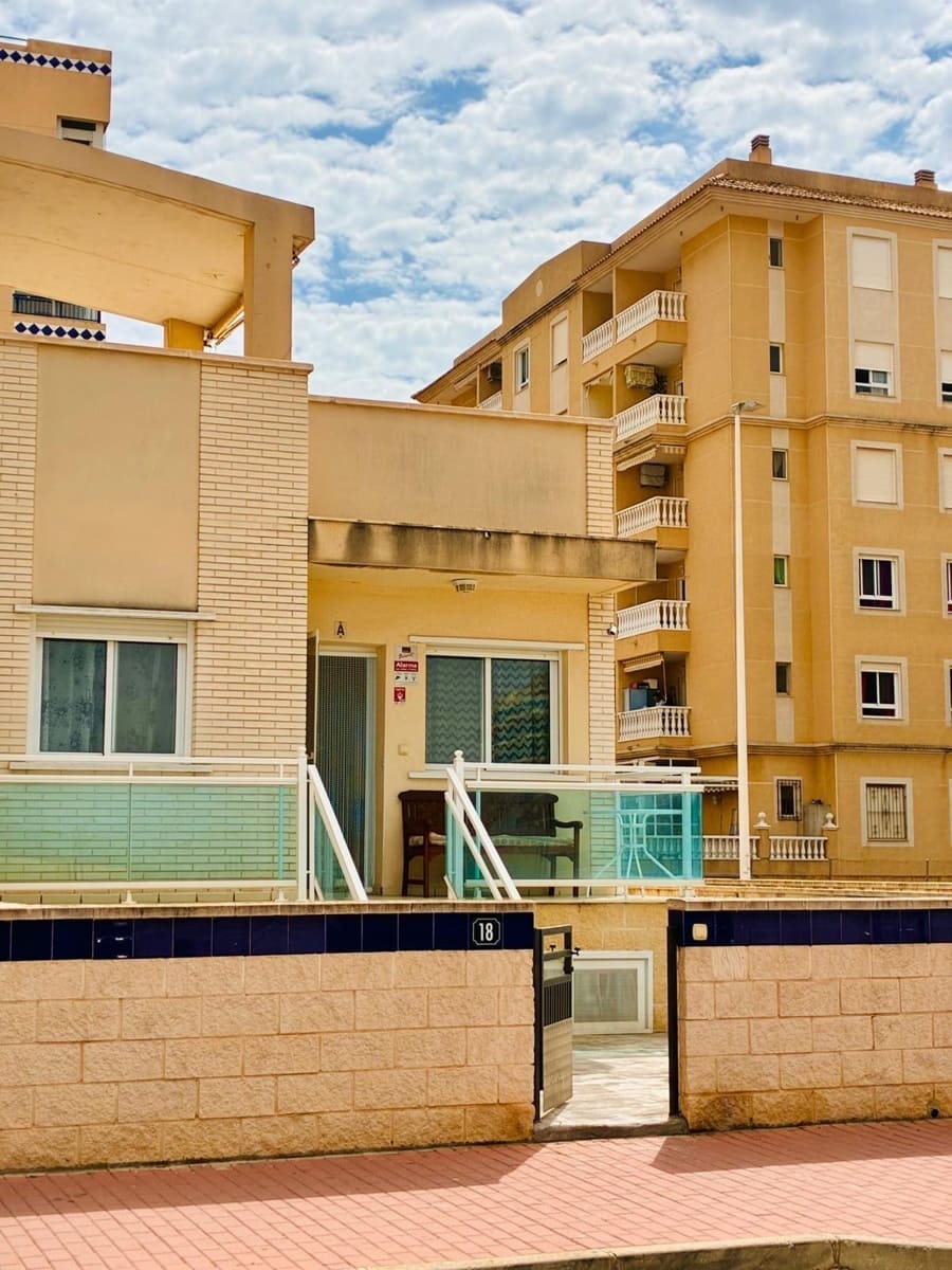 4 bedroom Bungalow for sale in Guardamar del Segura with pool garage - € 399,800 (Ref: 10129677)