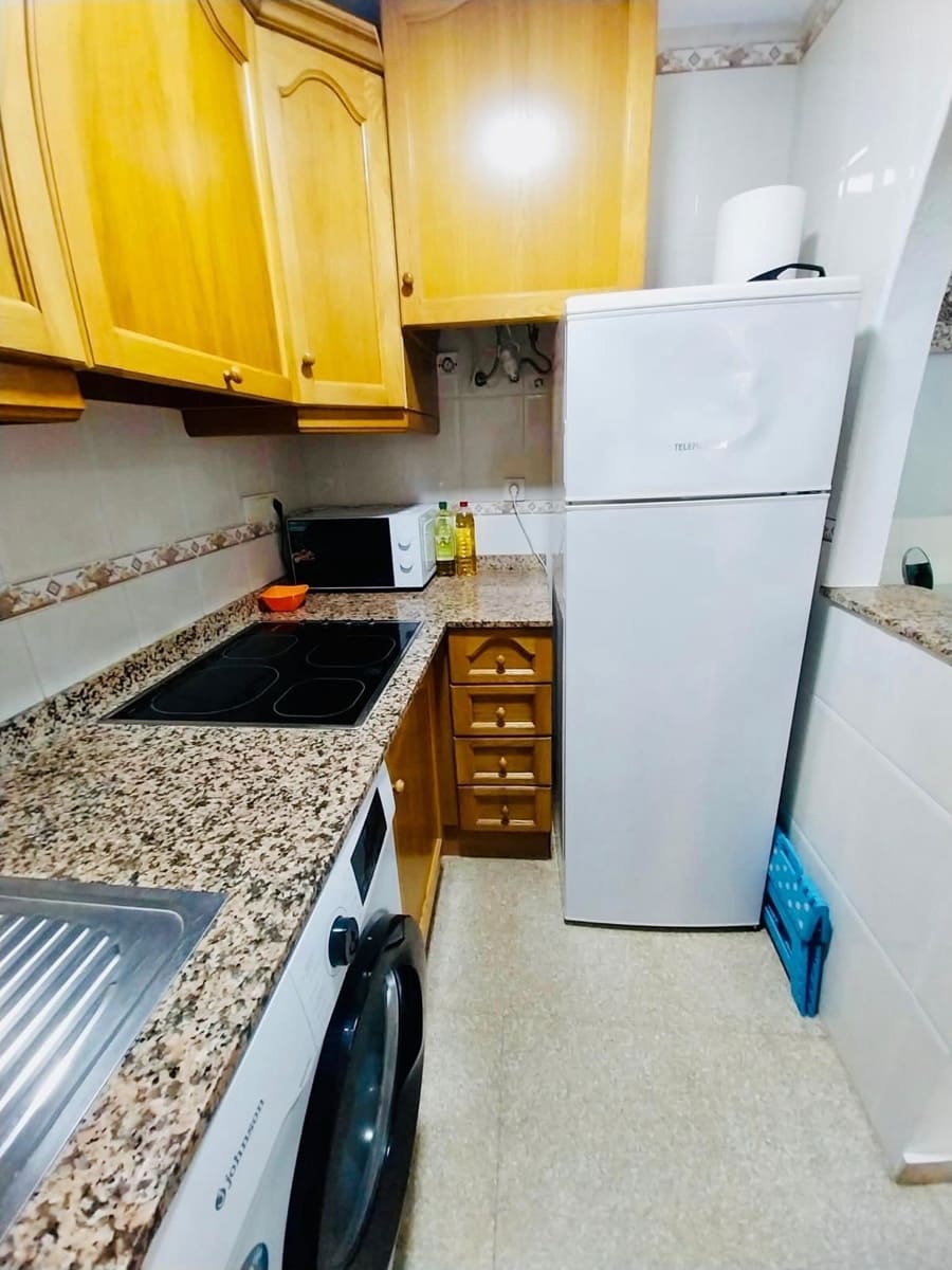 1 soveværelse Lejlighed til leje i Guardamar del Segura - € 625 (Ref: 10159821)