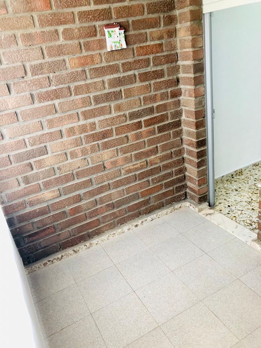 3 makuuhuone Asunto vuokrattavana paikassa Guardamar del Segura mukana 
autotalli - 700 € (Ref: 10174071)