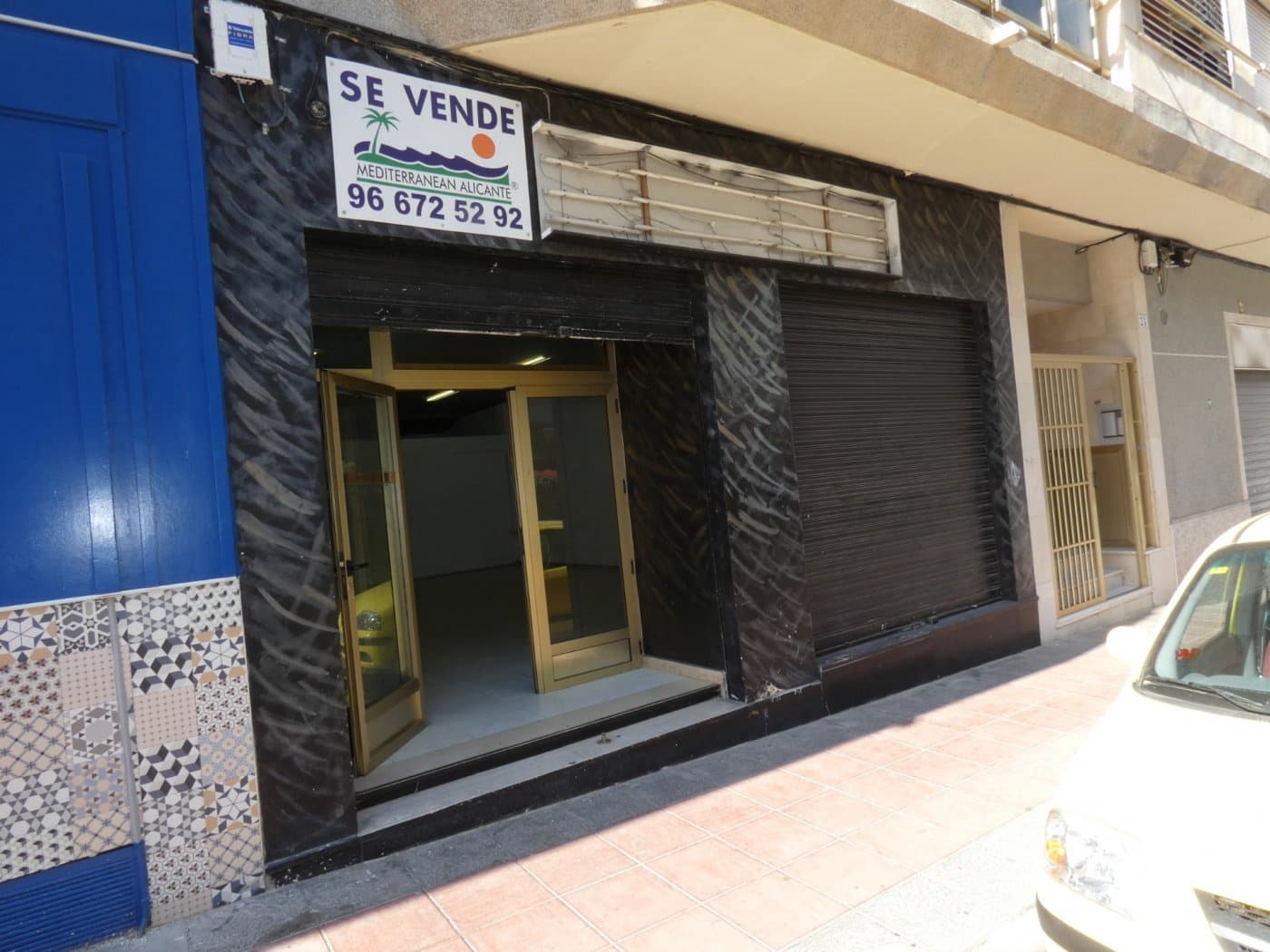 Commercial for sale in Guardamar del Segura - € 180,000 (Ref: 6393417)