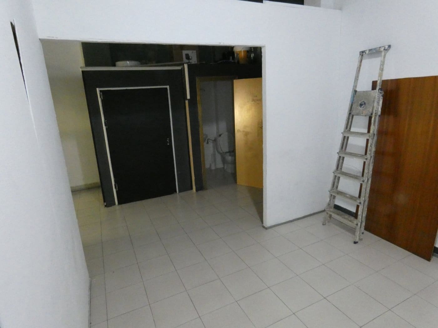 Commercial for sale in Guardamar del Segura - € 180,000 (Ref: 6393417)