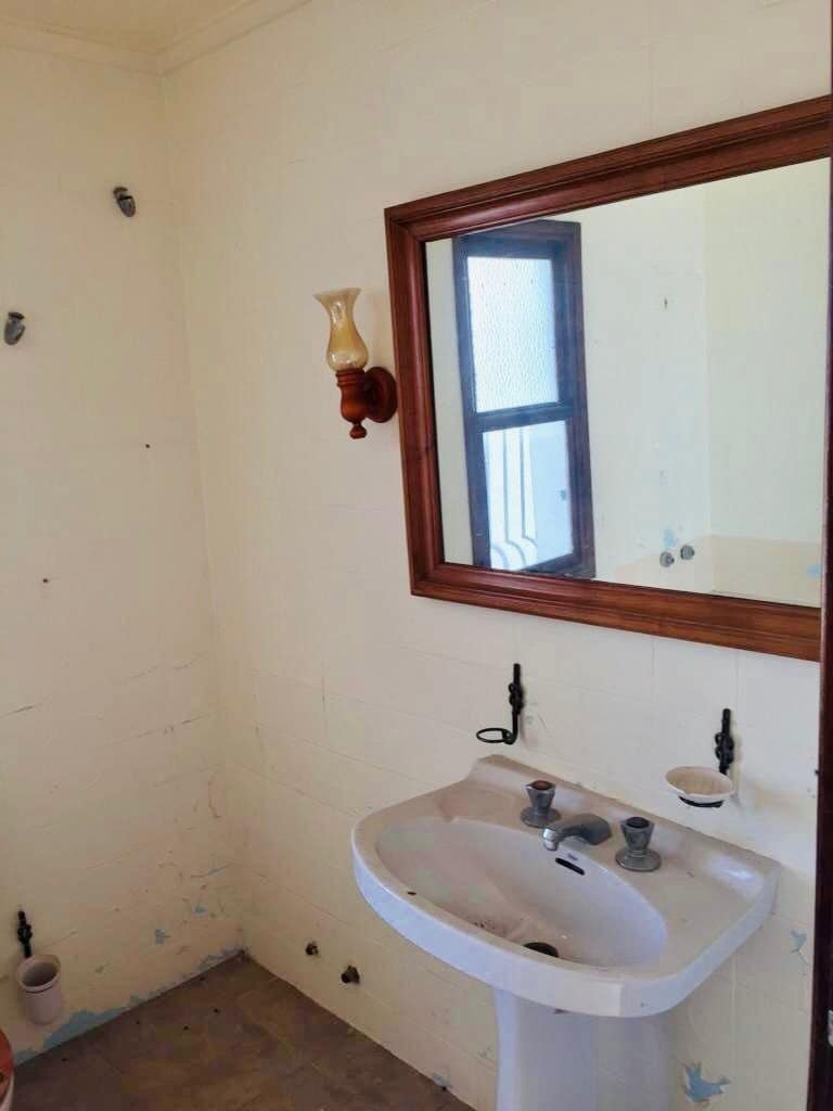 6 bedroom Villa for sale in San Fulgencio - € 299,990 (Ref: 6393462)