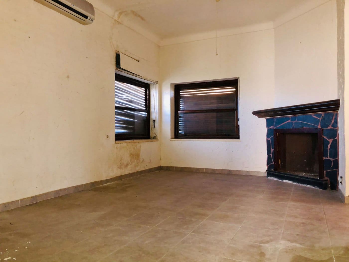 6 bedroom Villa for sale in San Fulgencio - € 299,990 (Ref: 6393462)