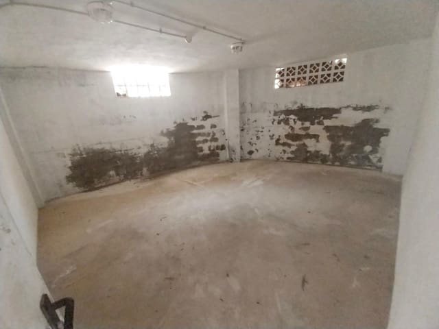 Garage for sale in El Moncayo - El Pòrtic, Guardamar del Segura - € 120,000 (Ref: 6393516)