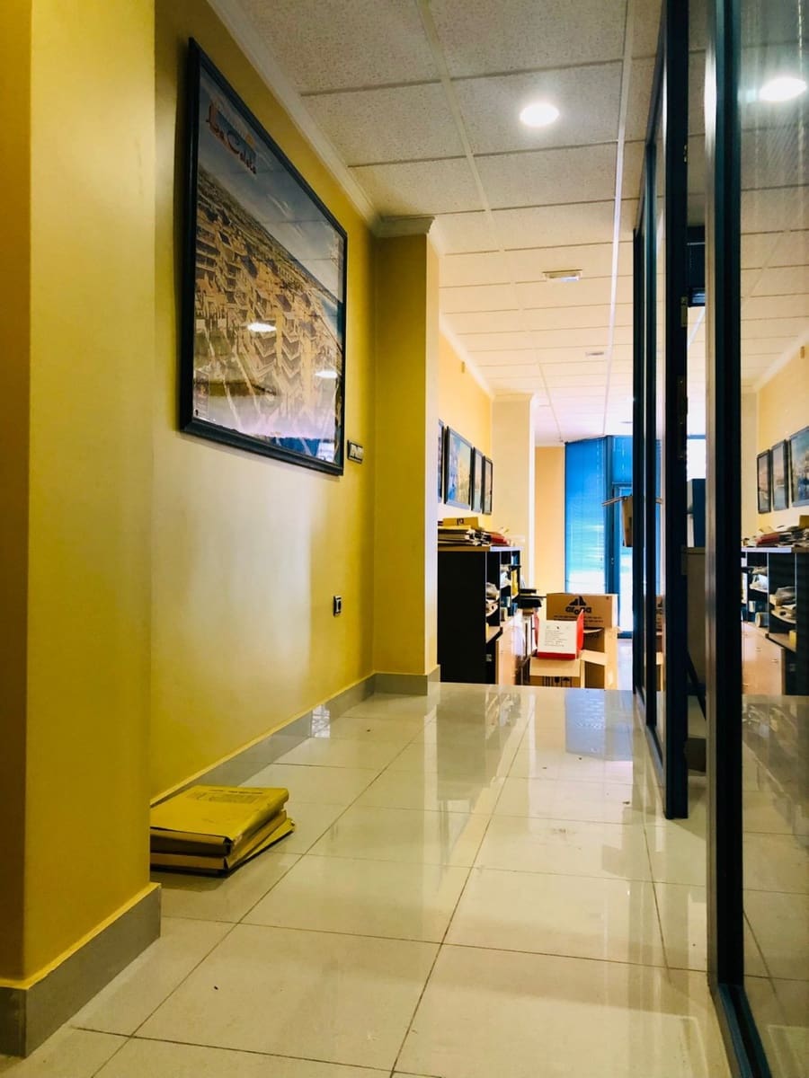 Kontor til salg i Guardamar del Segura - € 95.000 (Ref: 6894489)