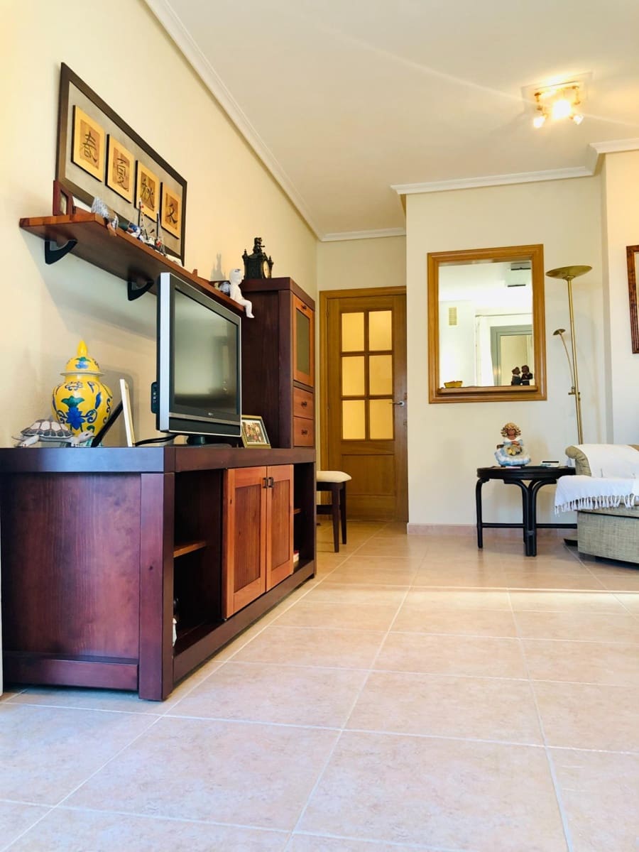 2 bedroom Flat for rent in Guardamar del Segura with pool garage - € 800 (Ref: 7725950)