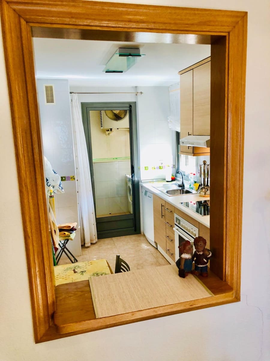 2 bedroom Flat for rent in Guardamar del Segura with pool garage - € 800 (Ref: 7725950)