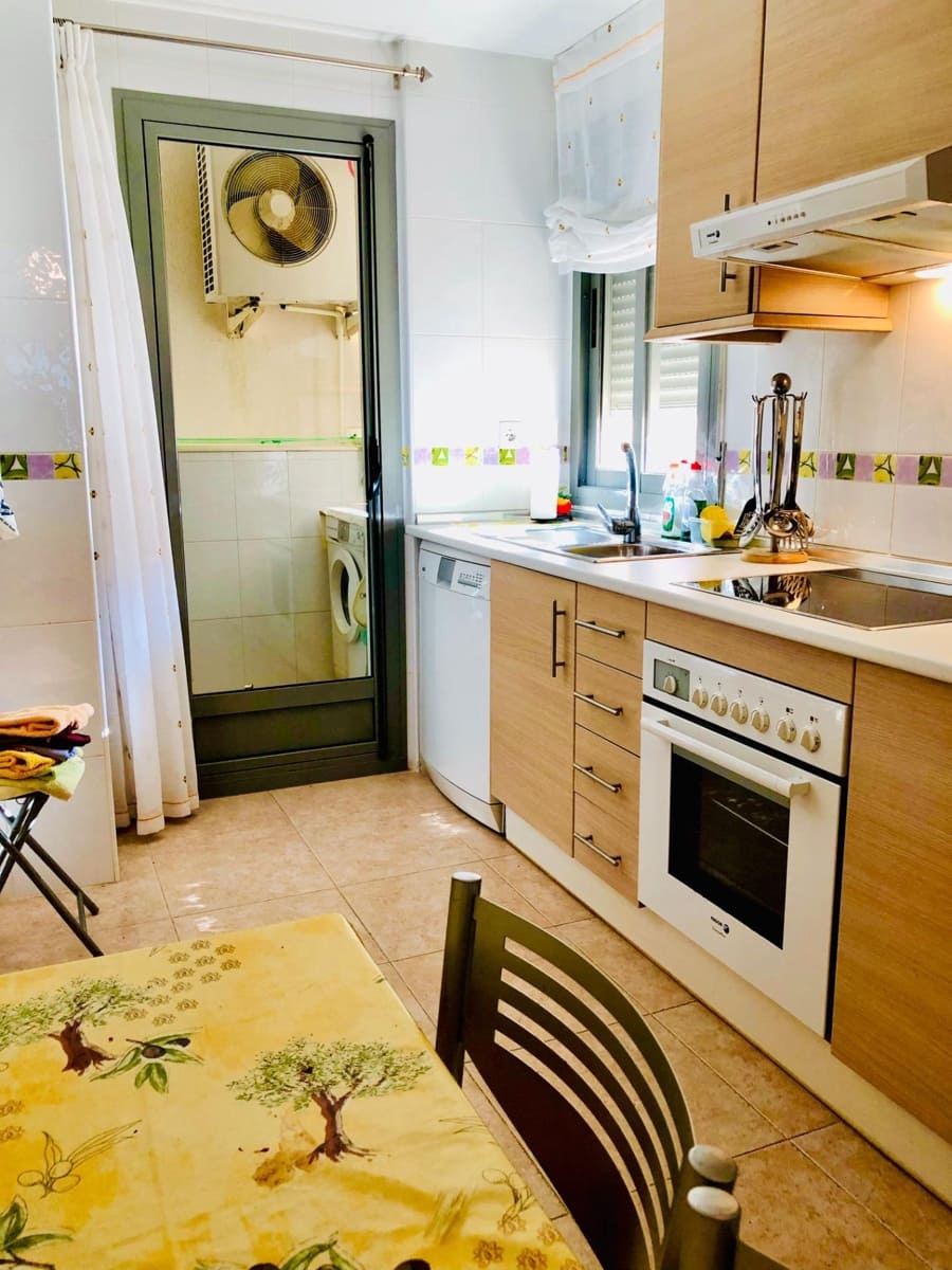 2 bedroom Flat for rent in Guardamar del Segura with pool garage - € 800 (Ref: 7725950)