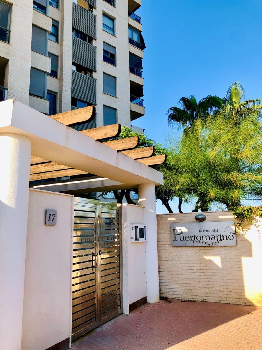 2 bedroom Flat for rent in Guardamar del Segura with pool garage - € 800 (Ref: 7725950)