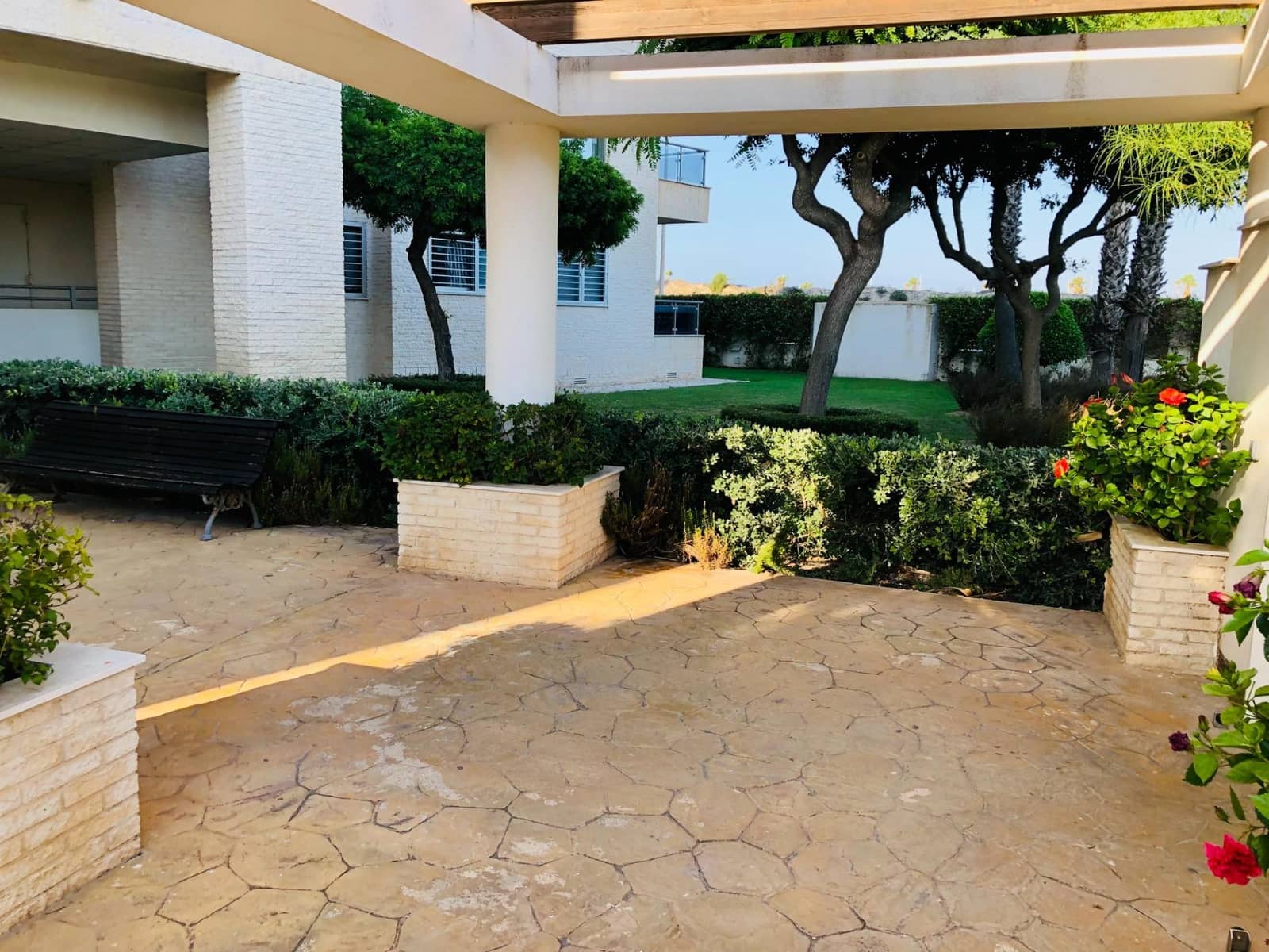 2 bedroom Flat for rent in Guardamar del Segura with pool garage - € 800 (Ref: 7725950)