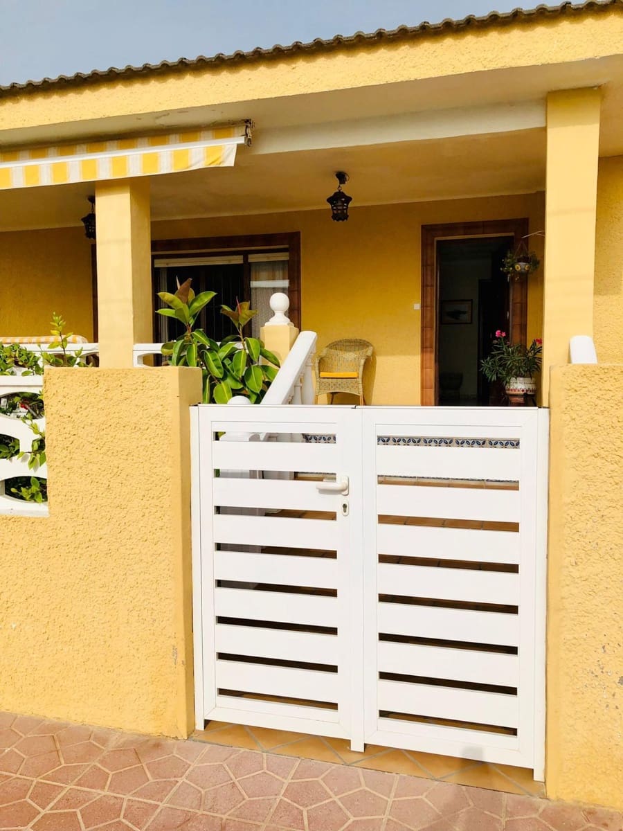 6 sypialnia Willa na sprzedaż w Guardamar del Segura z basenem garażem - 800 000 € (Ref: 7744014)