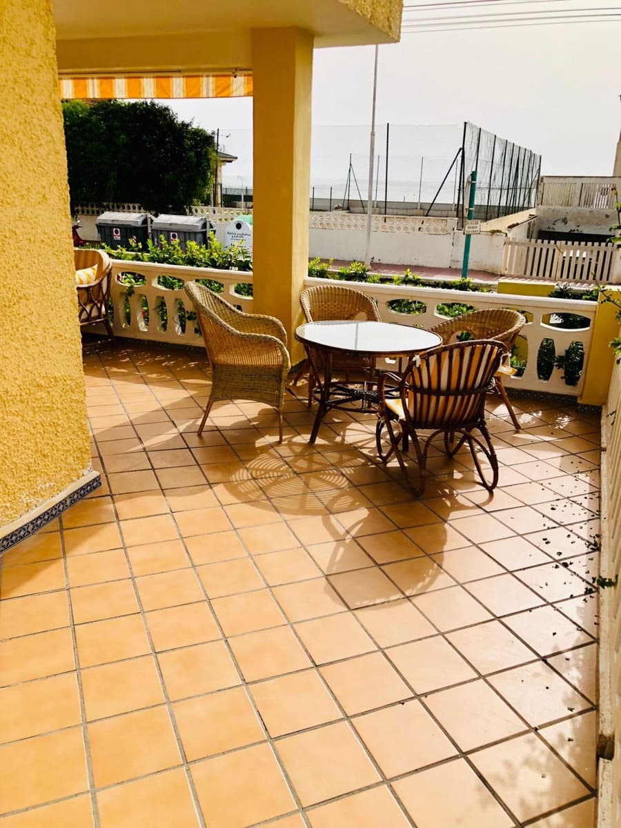 6 sypialnia Willa na sprzedaż w Guardamar del Segura z basenem garażem - 800 000 € (Ref: 7744014)