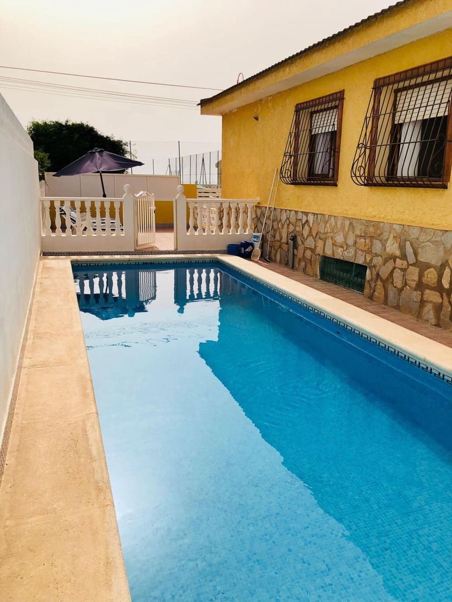 6 sypialnia Willa na sprzedaż w Guardamar del Segura z basenem garażem - 800 000 € (Ref: 7744014)