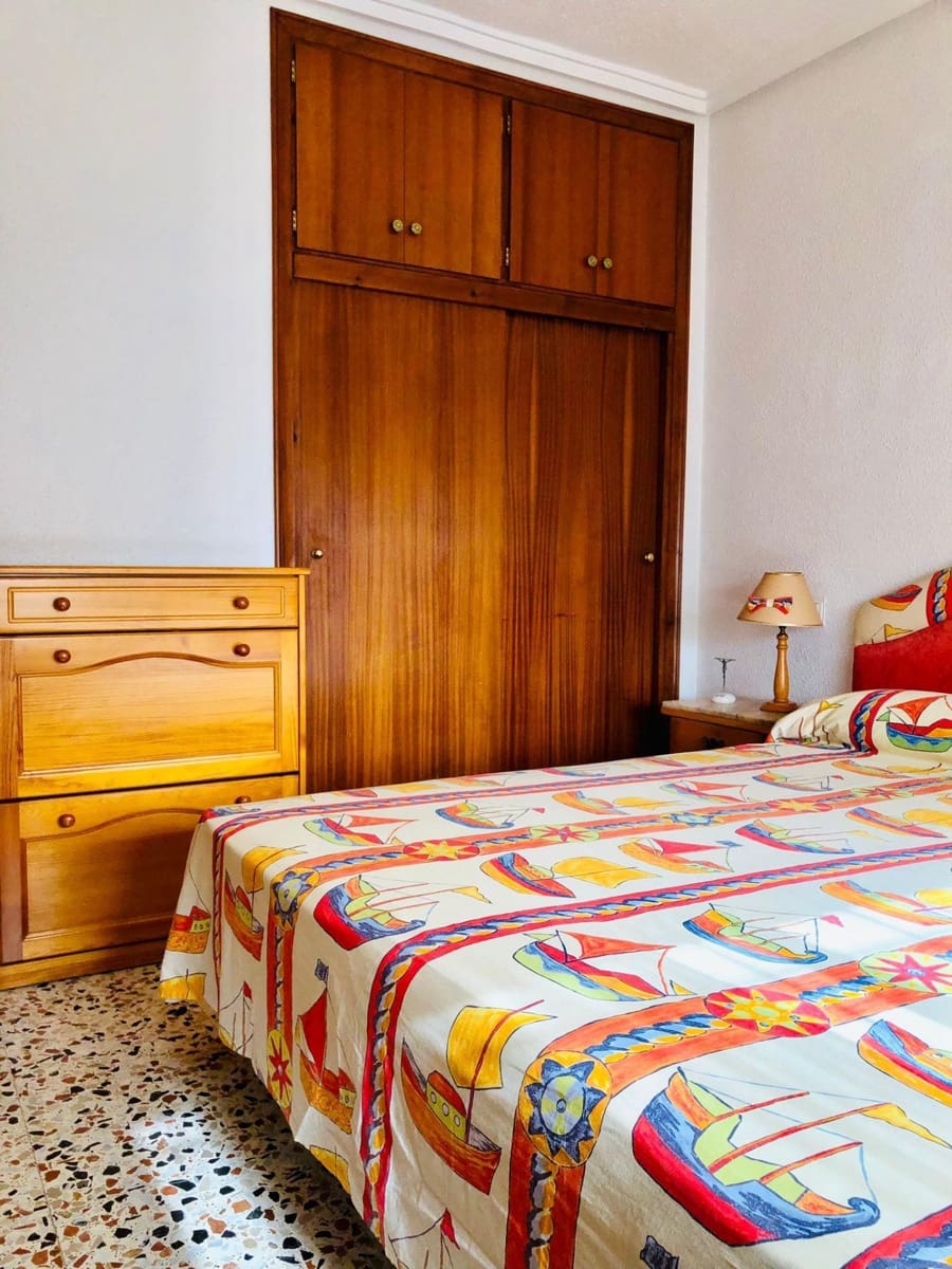 6 sypialnia Willa na sprzedaż w Guardamar del Segura z basenem garażem - 800 000 € (Ref: 7744014)