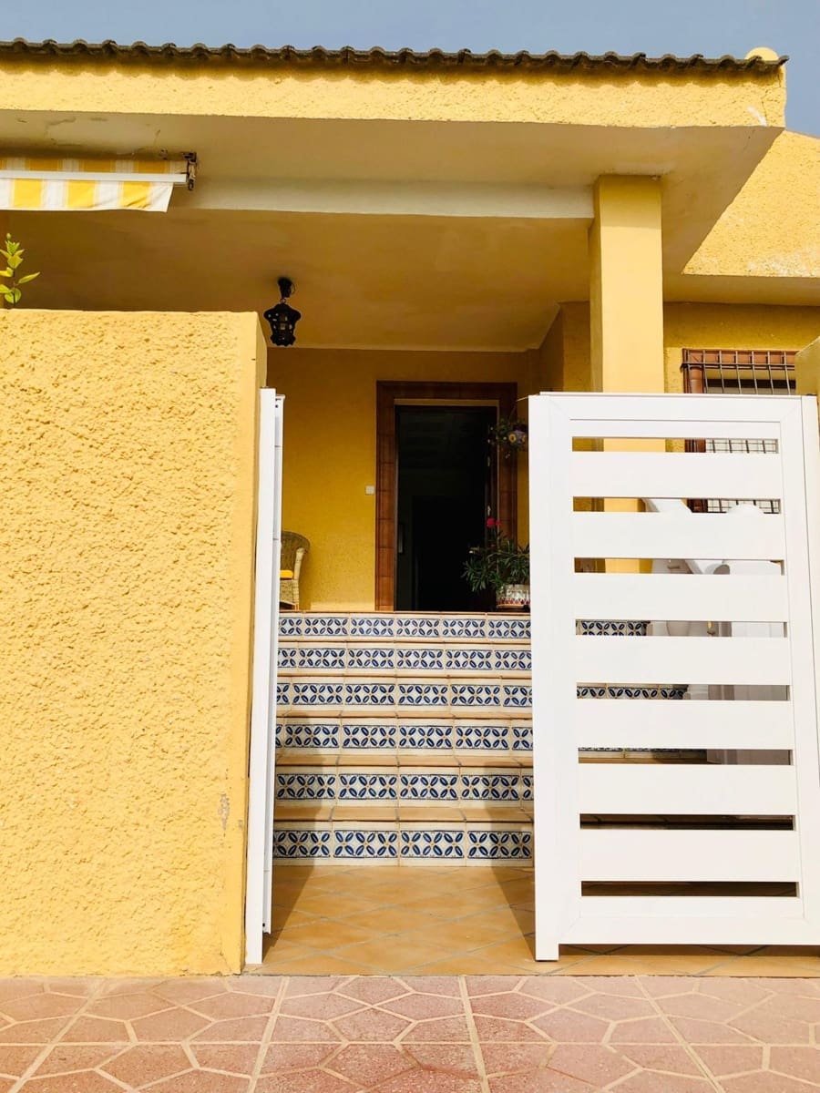 6 sypialnia Willa na sprzedaż w Guardamar del Segura z basenem garażem - 800 000 € (Ref: 7744014)