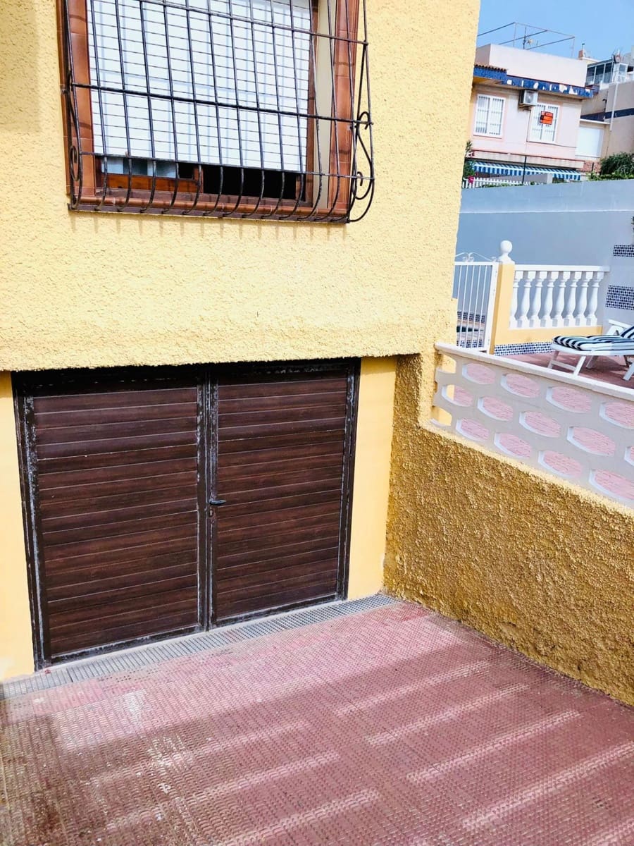 6 sypialnia Willa na sprzedaż w Guardamar del Segura z basenem garażem - 800 000 € (Ref: 7744014)