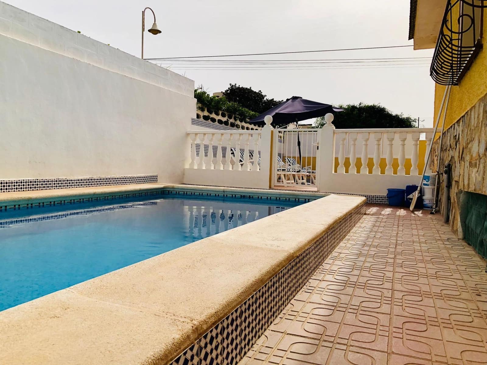 6 sypialnia Willa na sprzedaż w Guardamar del Segura z basenem garażem - 800 000 € (Ref: 7744014)